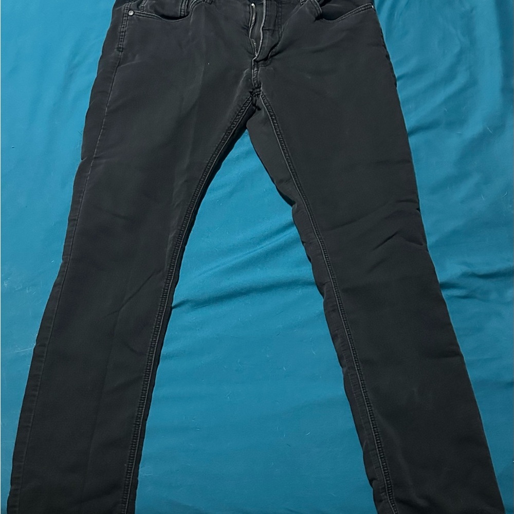 Slim Black Jeans with Classic Style